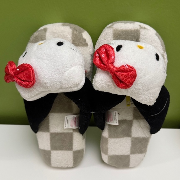 Hello Kitty PlushThong Slipper - Picture 2 of 8